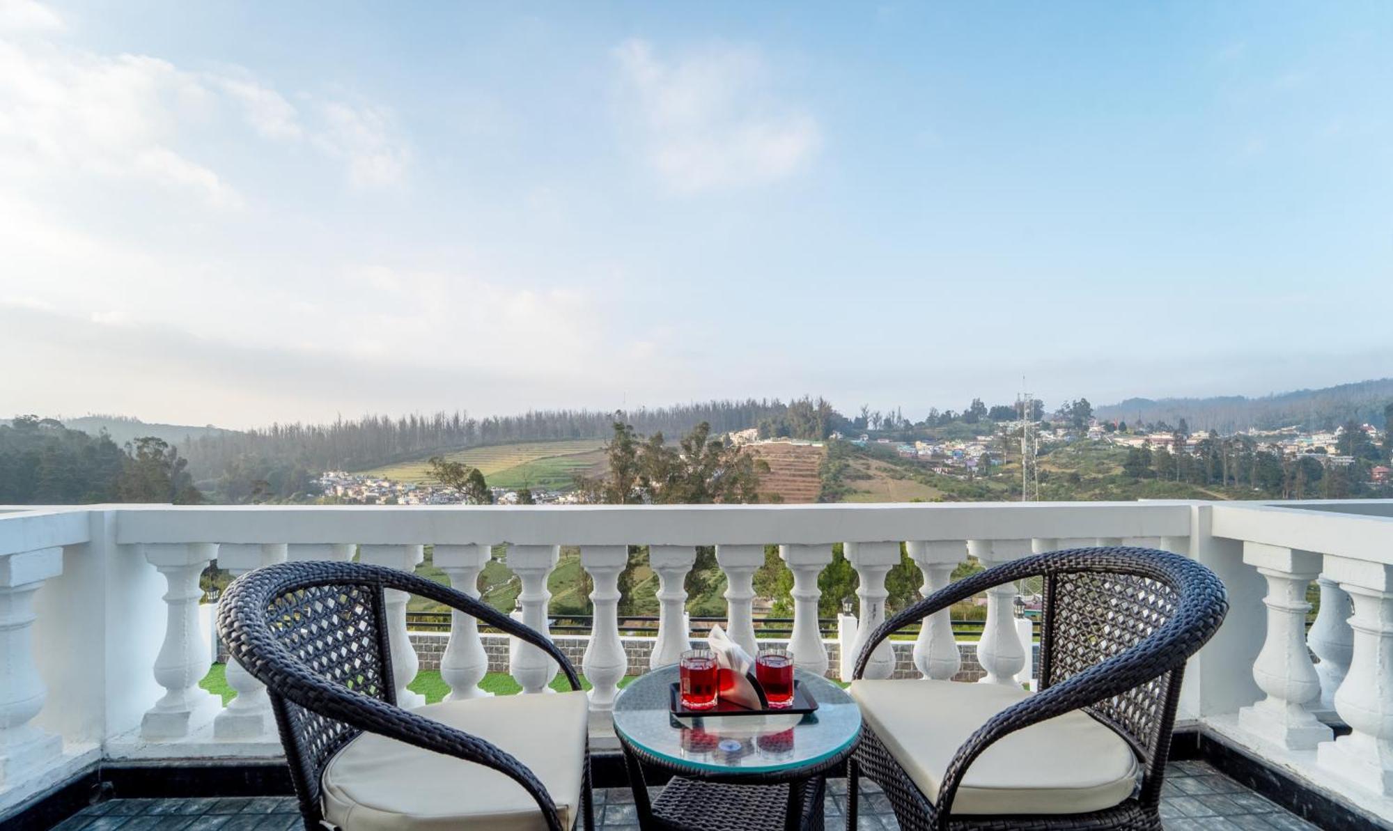 Treebo Skydale Premium Suites, 1500 Mtrs From Ooty Lake Buitenkant foto